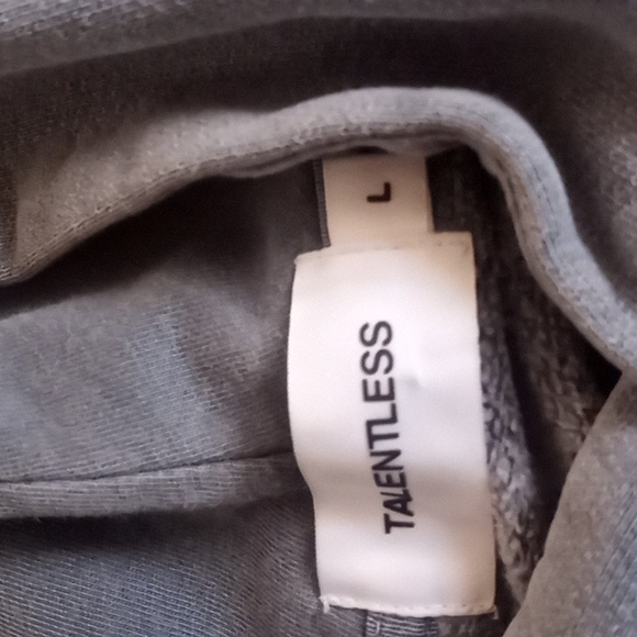 TALENTLESS 💙 - Picture 3 of 5